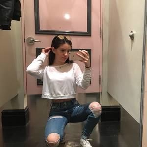 Meet your Posher, Amelia